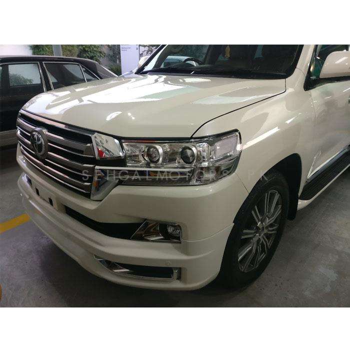 Toyota Land Cruiser LC200 OEM Face Uplift Conversion Upgrade to 2021 Without Body Kit