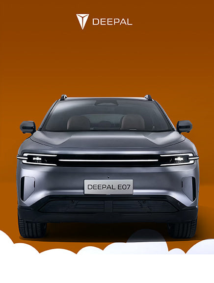 Deepal E07 electric SUV with sleek LED headlights and modern front grille design